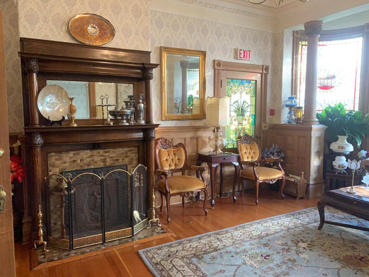 Haterleigh Heritage Inn Victoria Extérieur photo