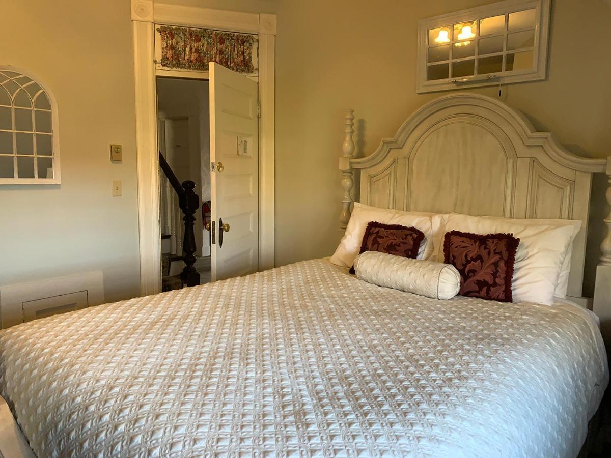 Haterleigh Heritage Inn Victoria Extérieur photo