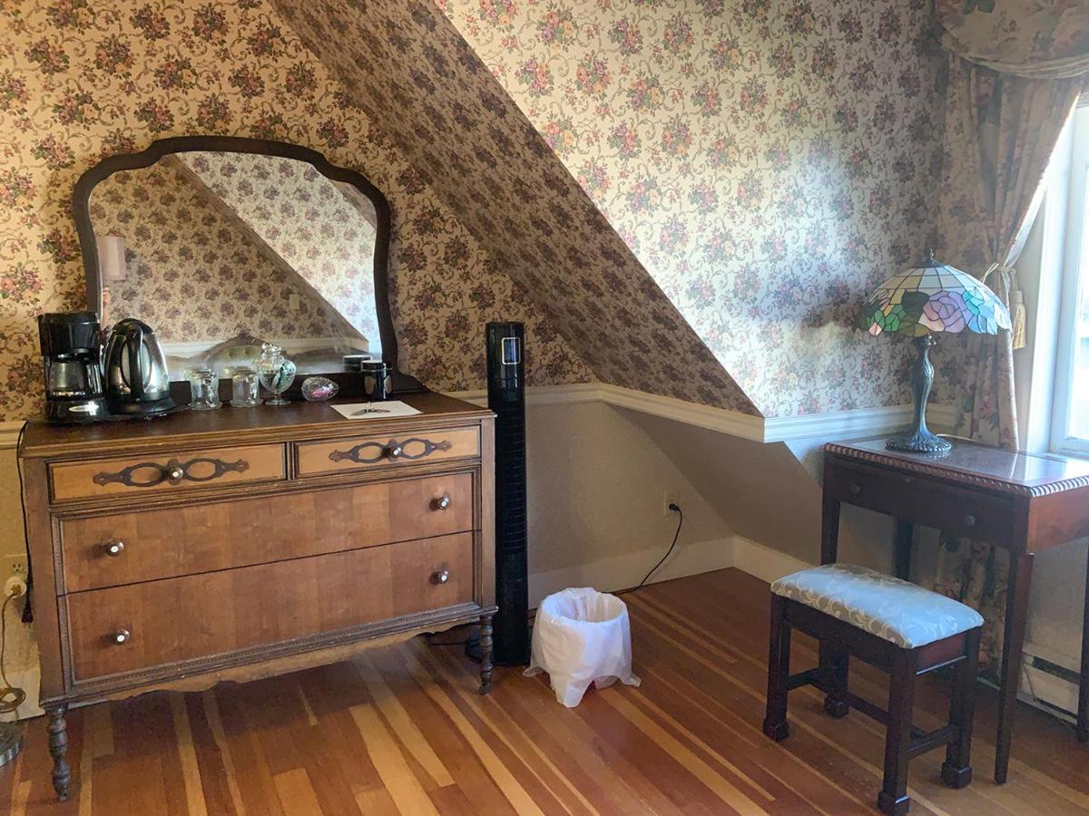 Haterleigh Heritage Inn Victoria Extérieur photo