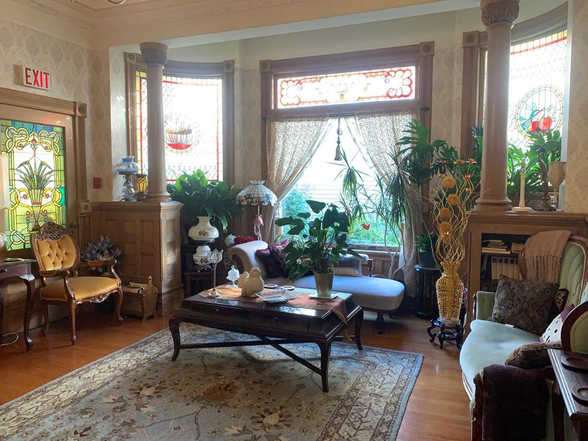 Haterleigh Heritage Inn Victoria Extérieur photo