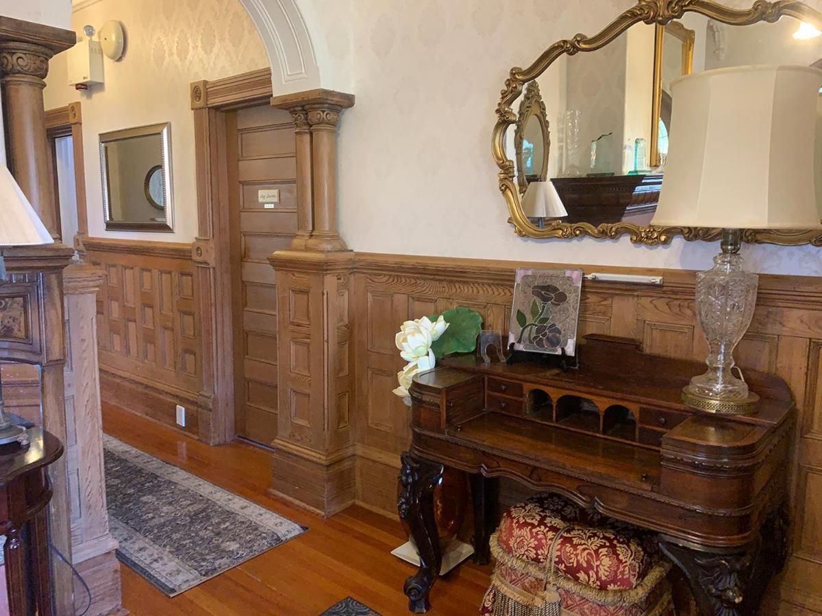 Haterleigh Heritage Inn Victoria Extérieur photo