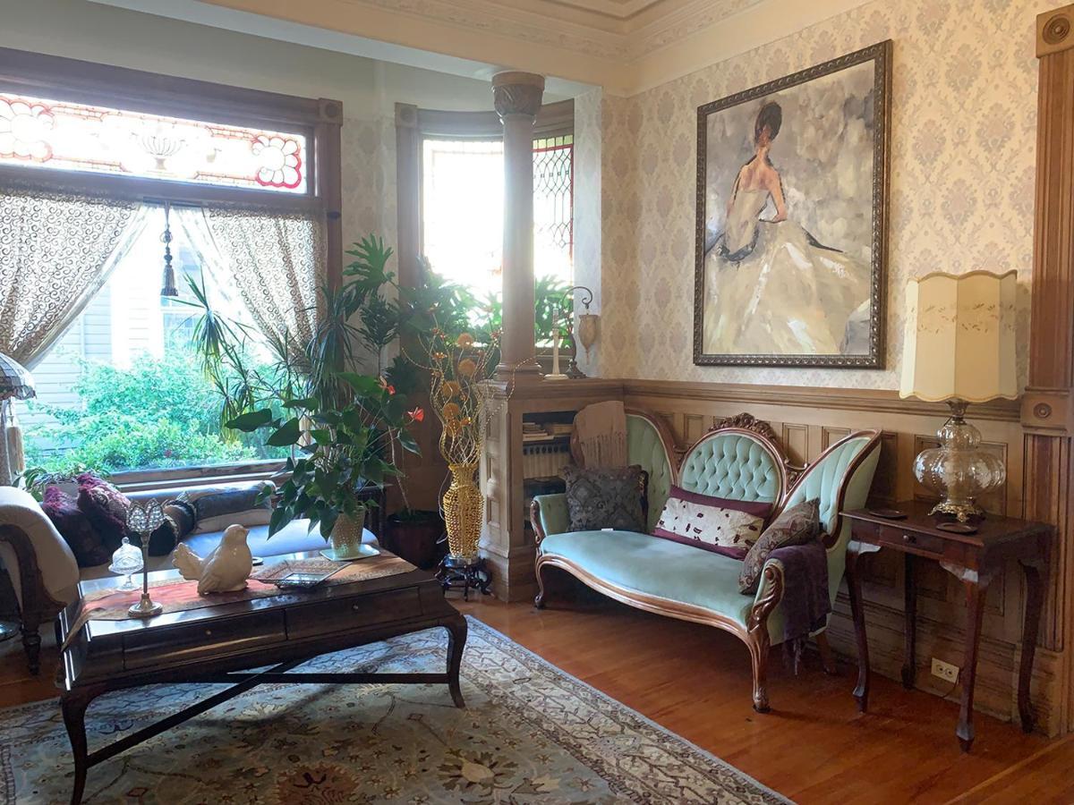 Haterleigh Heritage Inn Victoria Extérieur photo