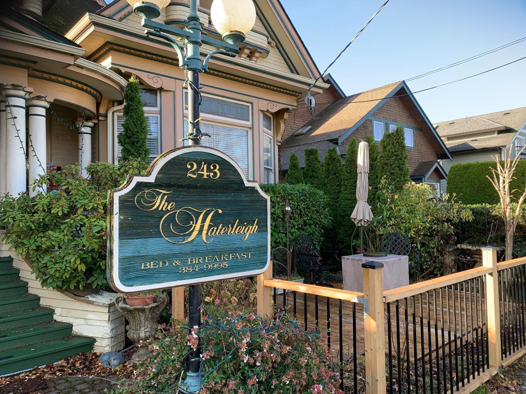 Haterleigh Heritage Inn Victoria Extérieur photo