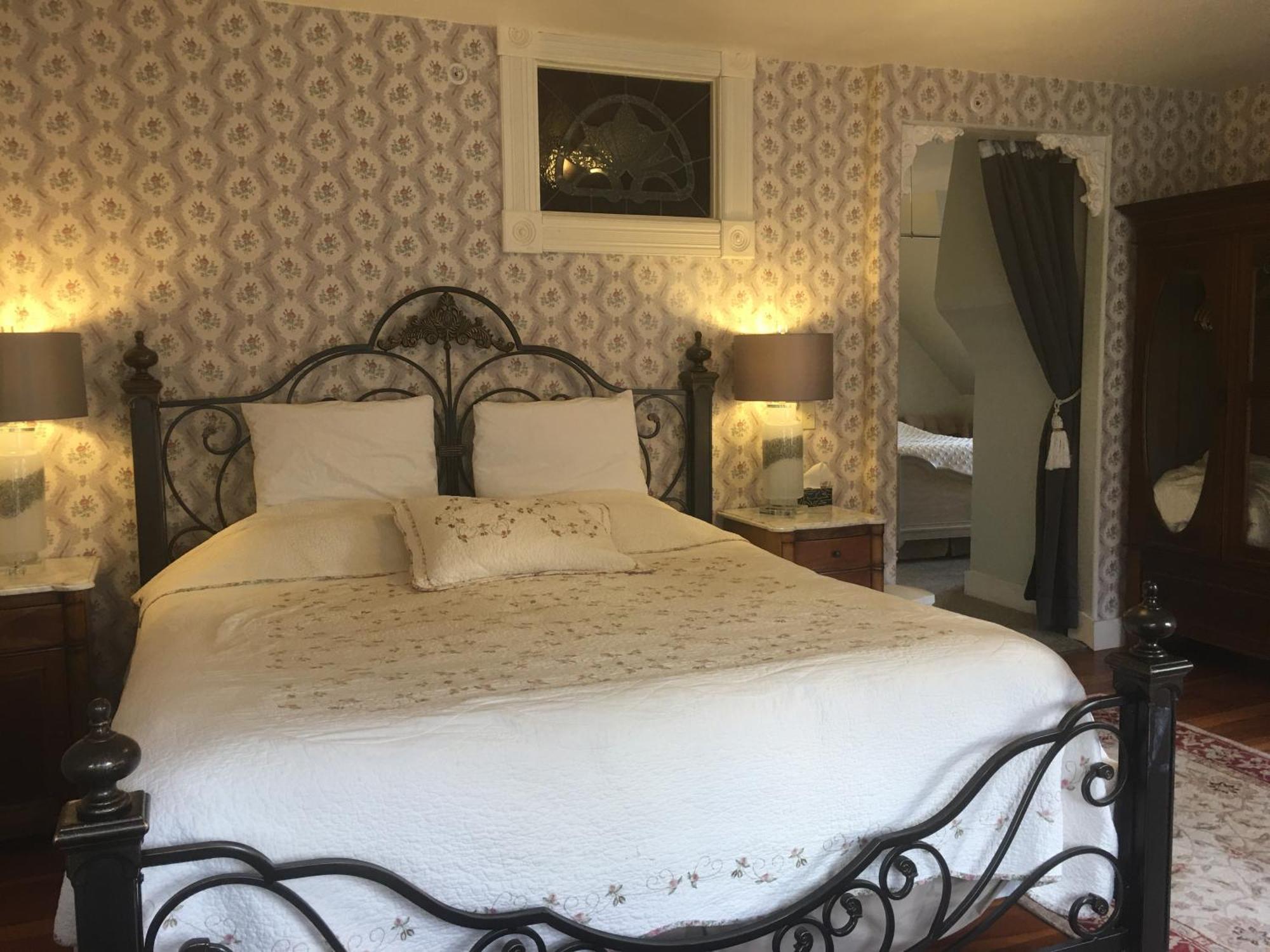 Haterleigh Heritage Inn Victoria Extérieur photo