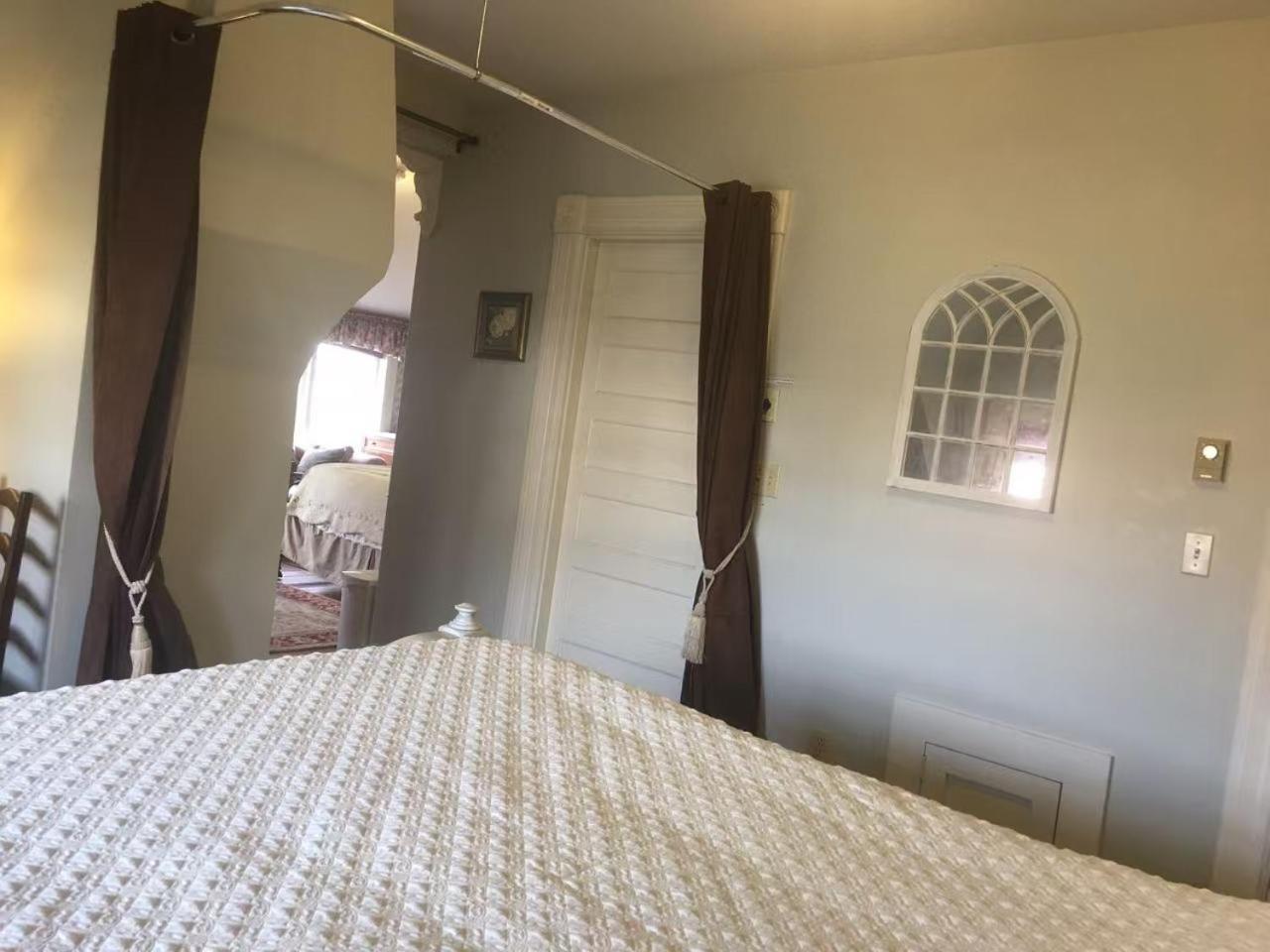 Haterleigh Heritage Inn Victoria Extérieur photo